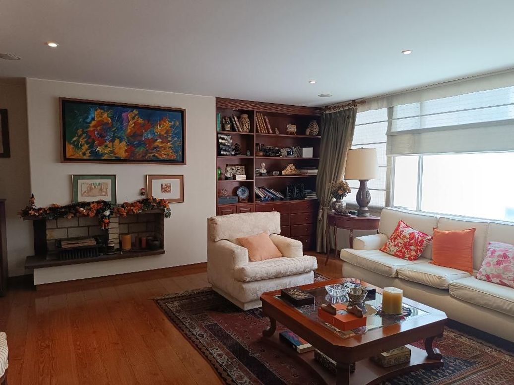 Apartamento de 3 alcobas en venta en Chicó Norte, Bogotá, 187 m² · foto 2 de 20
