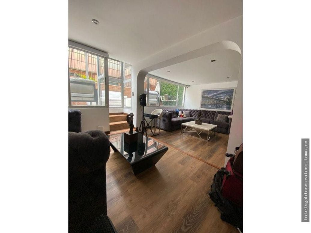 Casa de 4 alcobas en venta en Santa Barbara Central, Bogotá, 265 m² · foto 10 de 12