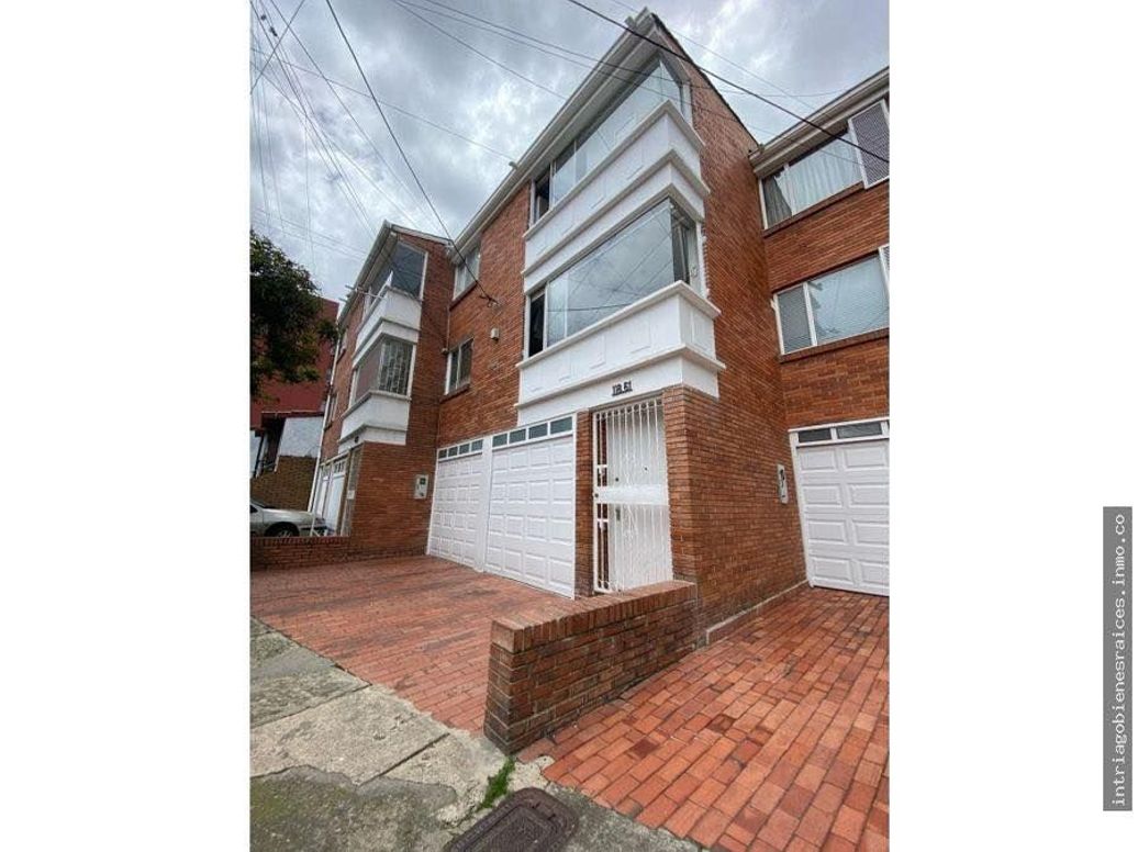 Casa de 4 alcobas en venta en Santa Barbara Central, Bogotá, 265 m² · foto 6 de 12