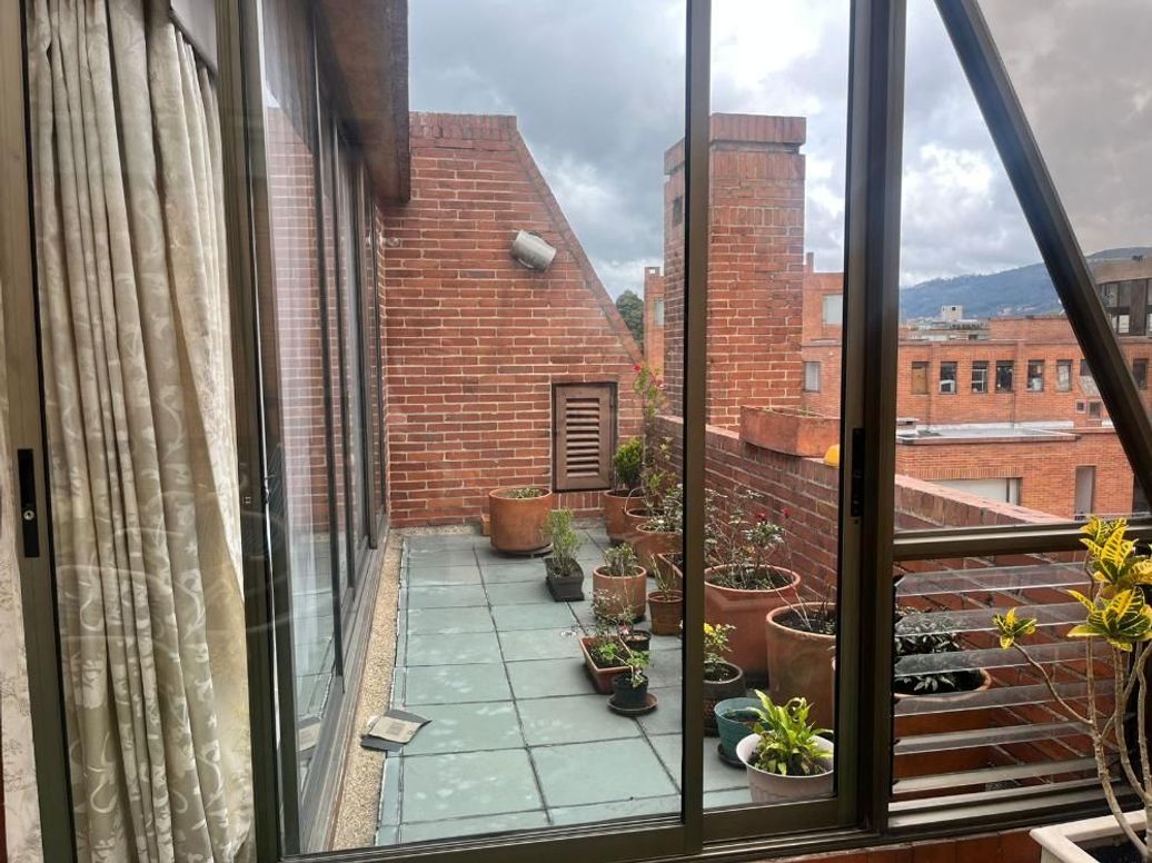 Apartamento de 4 alcobas en venta en Santa Bibiana, Bogotá, 301 m² · foto 3 de 14