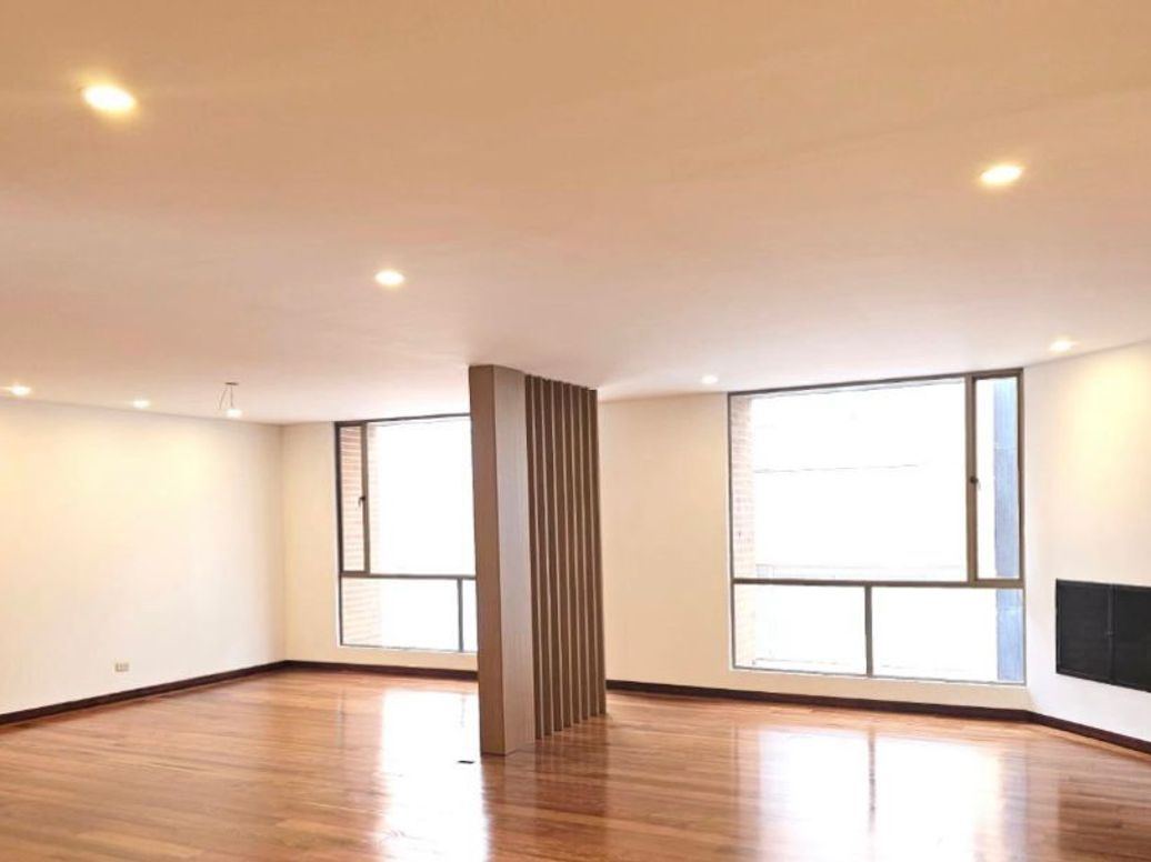 Apartamento de 3 alcobas en venta en Santa Barbara Occidental, Bogotá, 185 m² · foto 10 de 11