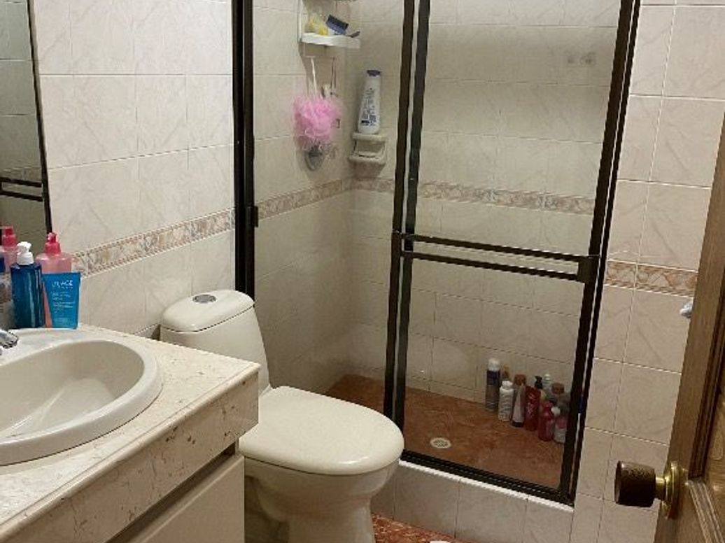 Apartamento de 3 alcobas en venta en Santa Barbara Occidental, Bogotá, 137 m² · foto 11 de 20