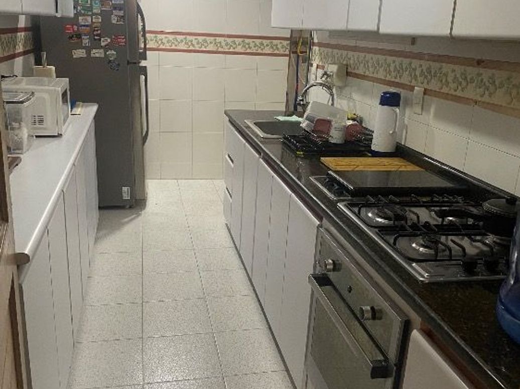 Apartamento de 3 alcobas en venta en Santa Barbara Occidental, Bogotá, 137 m² · foto 3 de 20