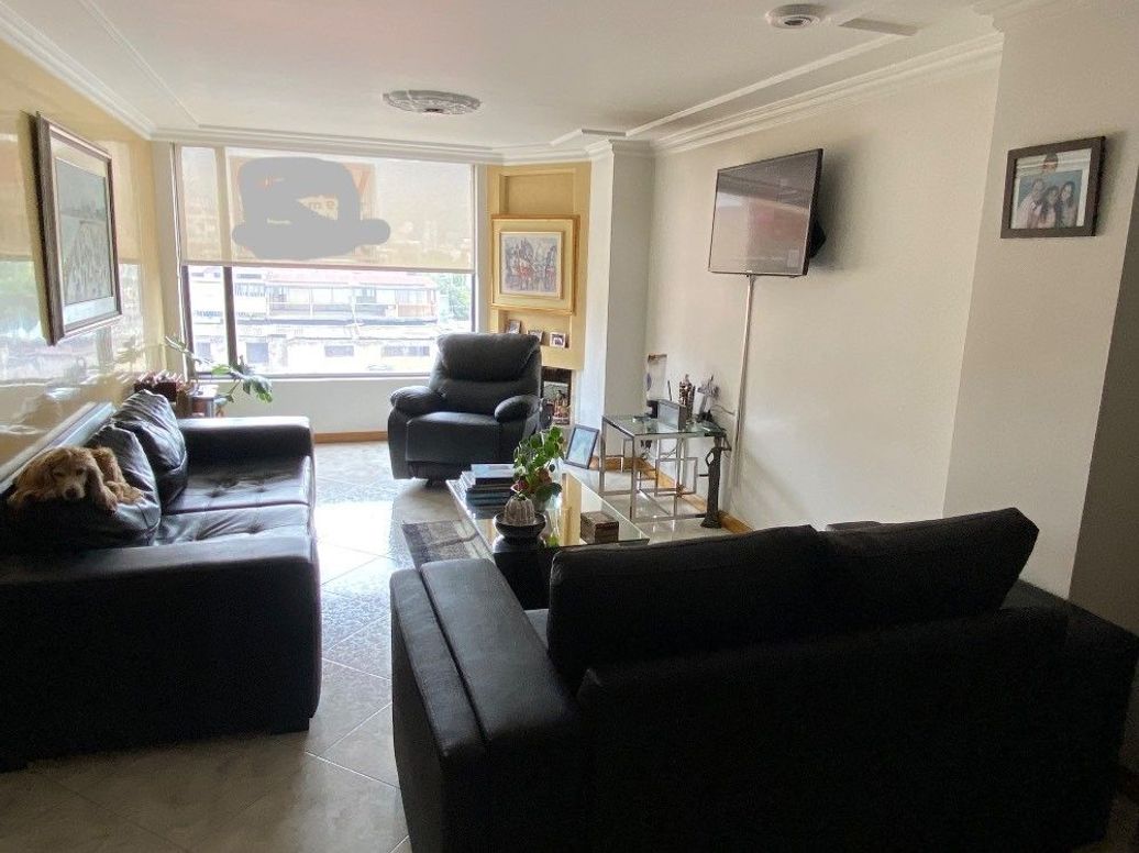 Apartamento de 3 alcobas en venta en Santa Barbara Occidental, Bogotá, 137 m² · foto 2 de 20
