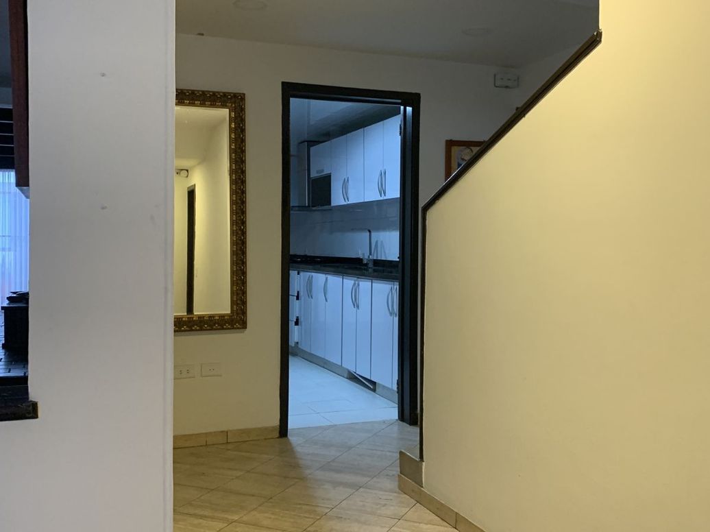 Casa de 6 alcobas en venta en Las Villas, Bogotá, 337 m² · foto 3 de 20