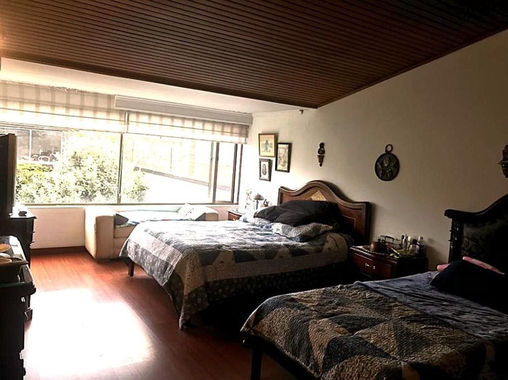 Casa de 5 alcobas en venta en Niza Norte, Bogotá, 380 m² · foto 14 de 20
