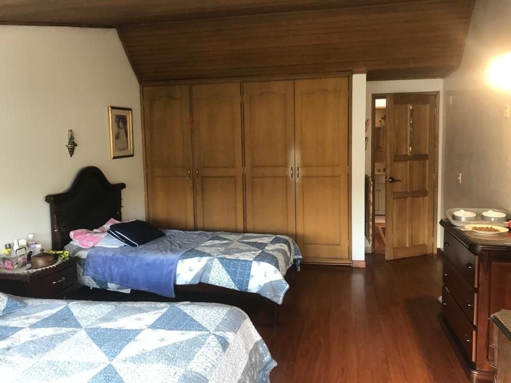 Casa de 5 alcobas en venta en Niza Norte, Bogotá, 380 m² · foto 15 de 20