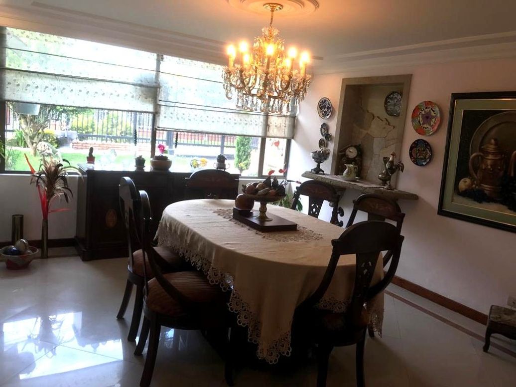 Casa de 5 alcobas en venta en Niza Norte, Bogotá, 380 m² · foto 4 de 20