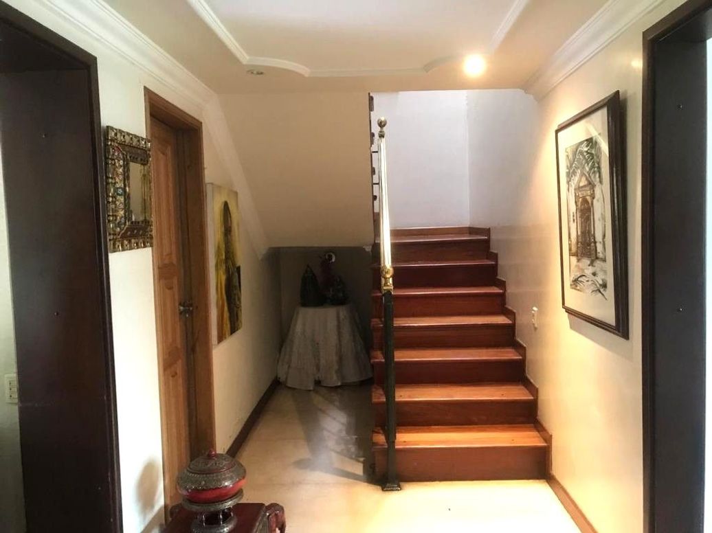 Casa de 5 alcobas en venta en Niza Norte, Bogotá, 380 m² · foto 5 de 20