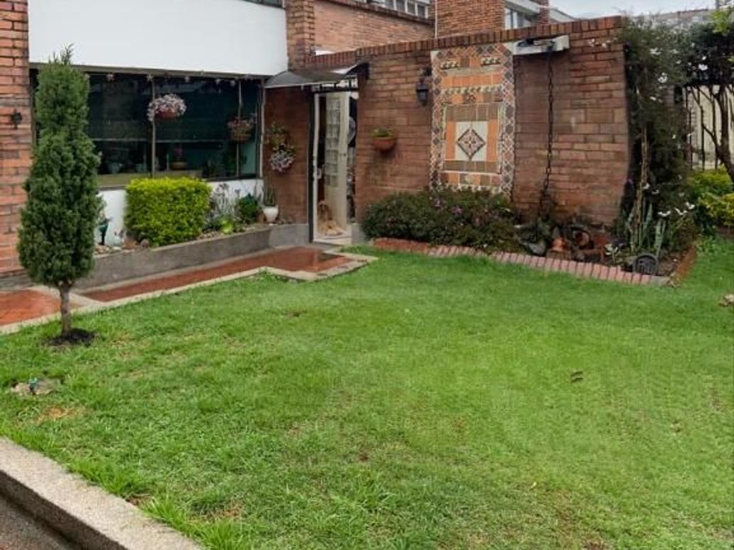 Casa de 5 alcobas en venta en Niza Norte, Bogotá, 380 m² · foto 18 de 20