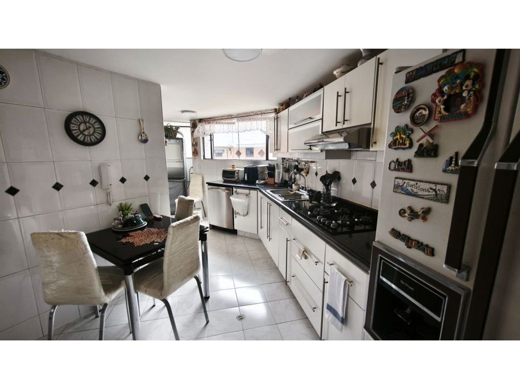 Apartamento de 3 alcobas en venta en Prados De La Calleja, Bogotá, 157 m² · foto 7 de 20