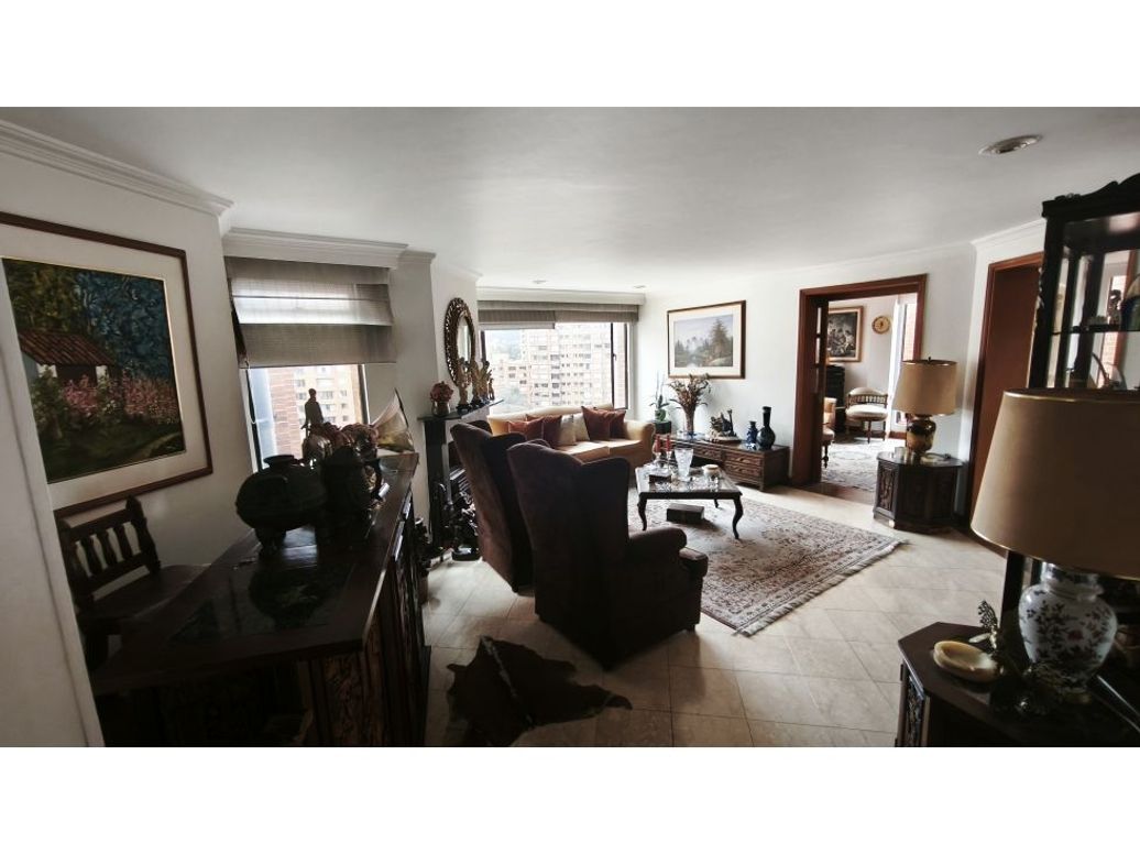 Apartamento de 3 alcobas en venta en Prados De La Calleja, Bogotá, 157 m² · foto 2 de 20
