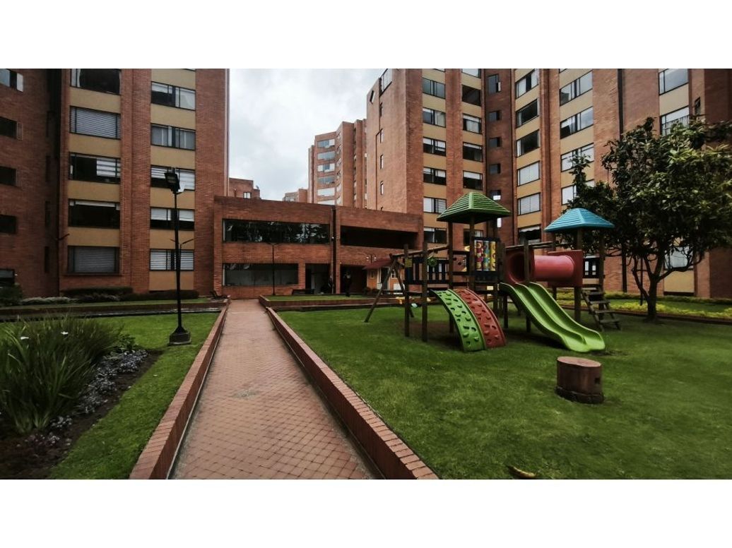 Apartamento de 3 alcobas en venta en Prados De La Calleja, Bogotá, 157 m² · foto 18 de 20