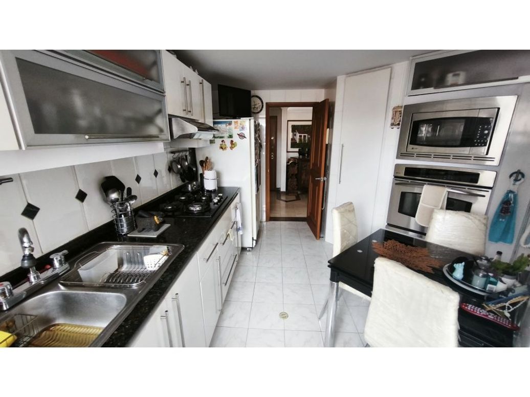 Apartamento de 3 alcobas en venta en Prados De La Calleja, Bogotá, 157 m² · foto 14 de 20