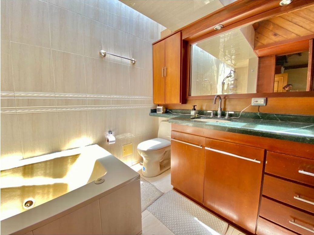 Casa de 4 alcobas en venta en Ub. Santa Coloma, Bogotá, 181 m² · foto 14 de 20