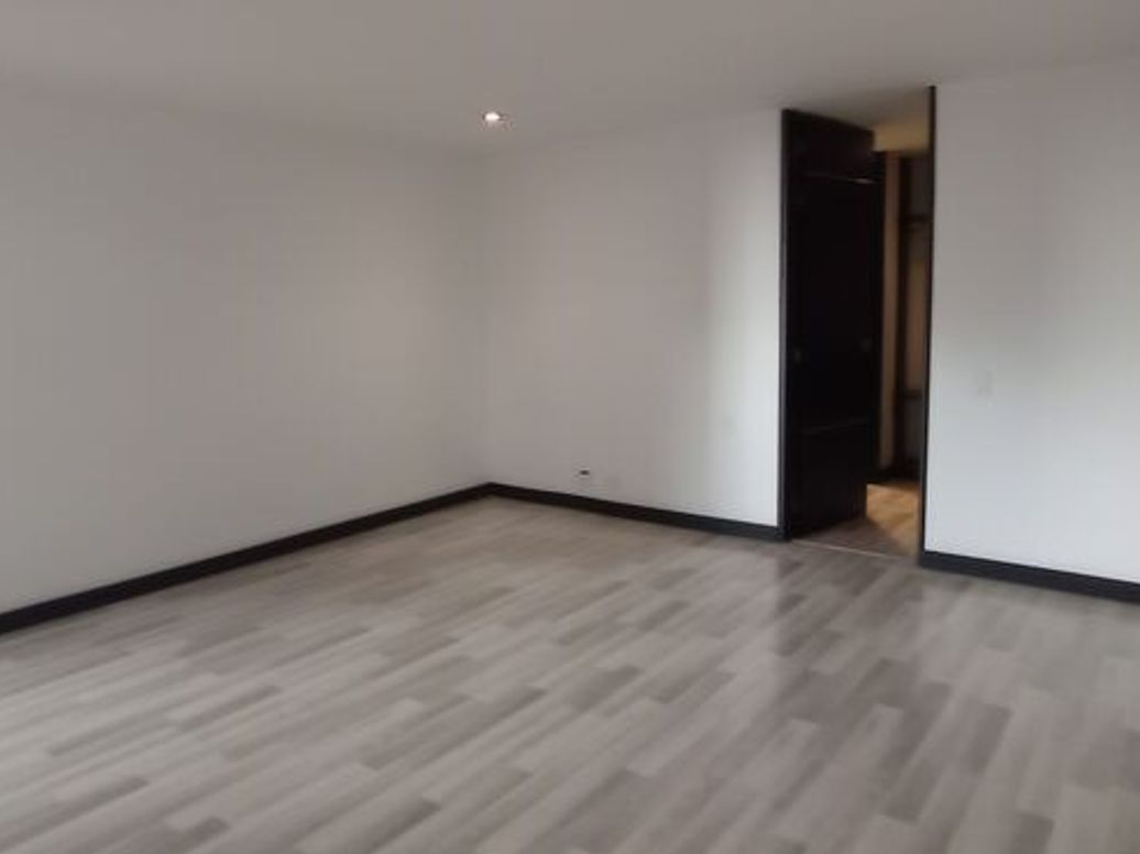 Apartamento de 4 alcobas en venta en El Seminario, Bogotá, 541 m² · foto 14 de 20