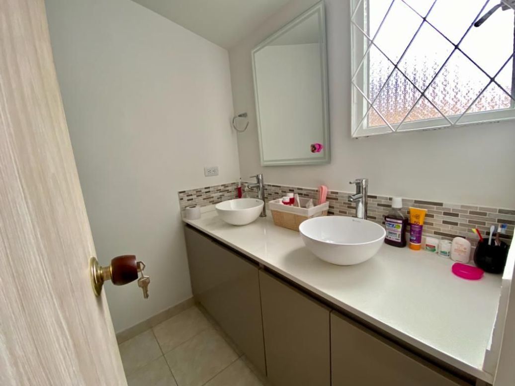 Casa de 4 alcobas en venta en Nuevo Contry, Bogotá, 280 m² · foto 18 de 20