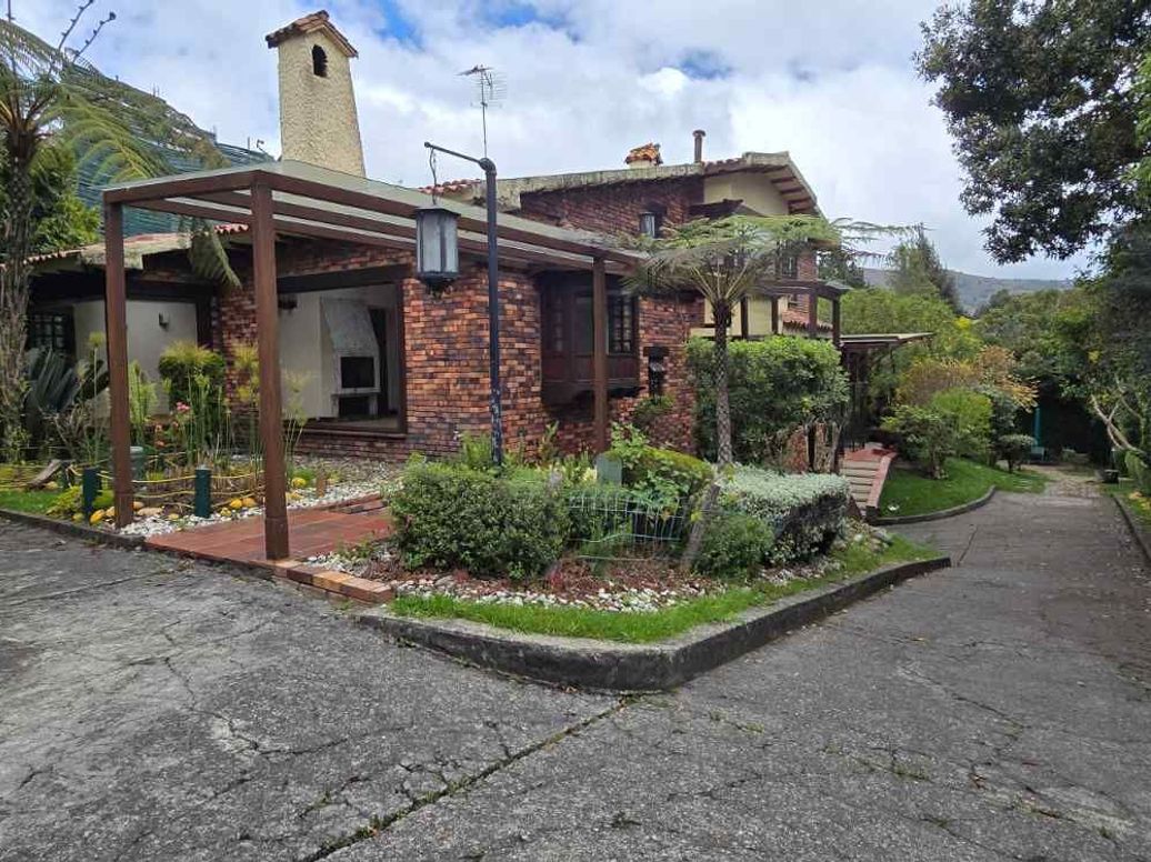 Casa de 3 alcobas en venta en San Isidro, Bogotá, 550 m² · foto 2 de 20