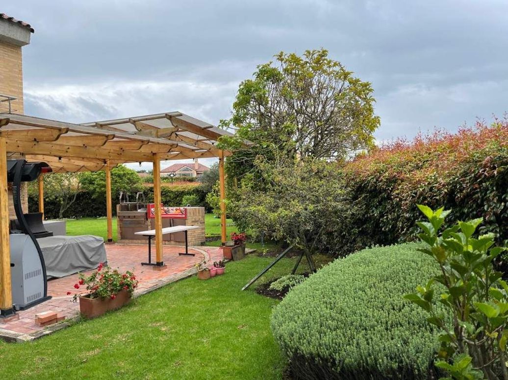 Casa de 3 alcobas en venta en Casa Blanca, Bogotá, 274 m² · foto 5 de 13