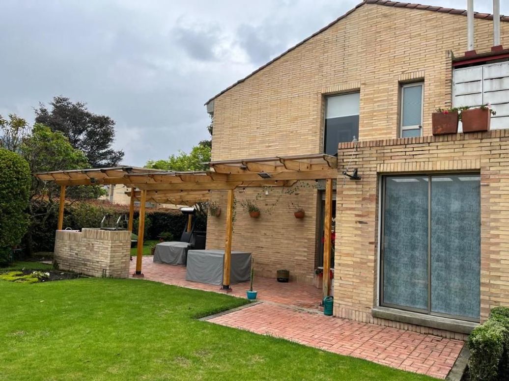 Casa de 3 alcobas en venta en Casa Blanca, Bogotá, 274 m² · foto 7 de 13