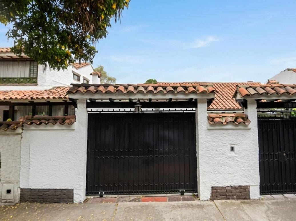 Casa de 4 alcobas en venta en Los Cedritos, Bogotá, 405 m² · foto 2 de 14