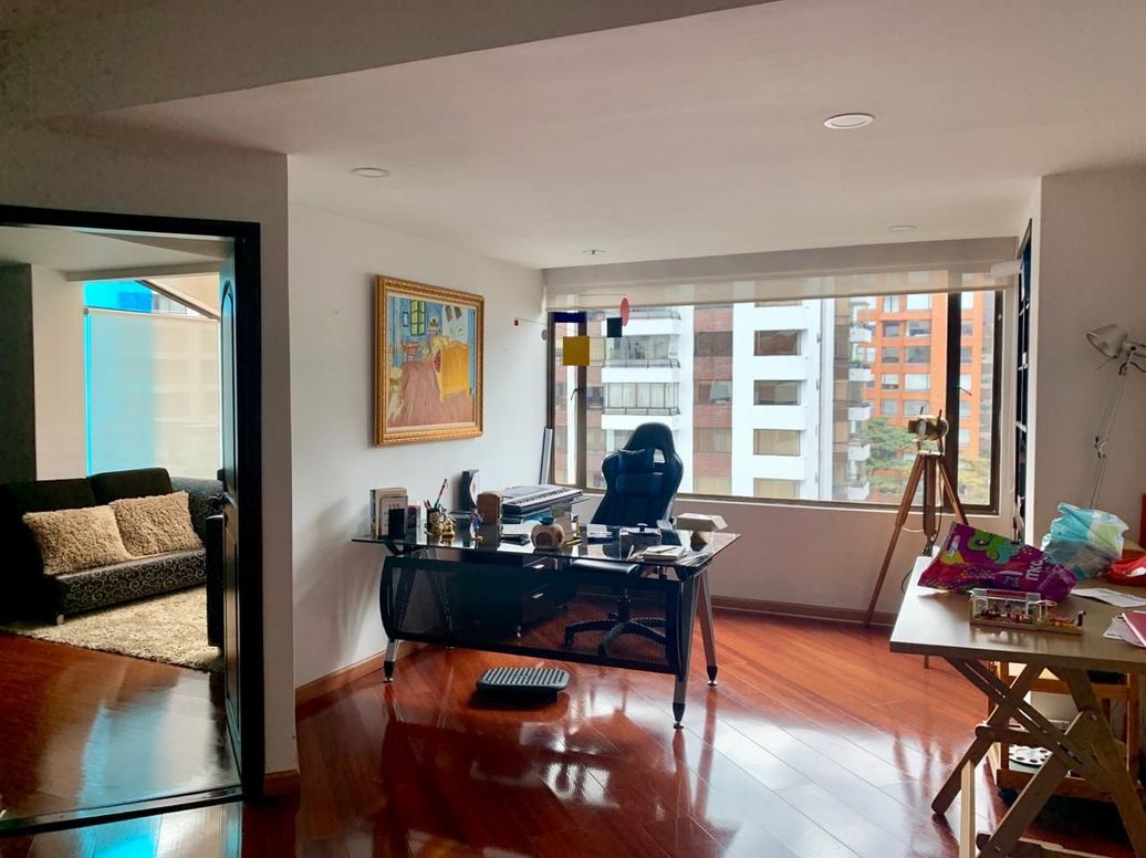 Apartamento de 4 alcobas en venta en Santa Barbara Oriental, Bogotá, 450 m² · foto 12 de 20
