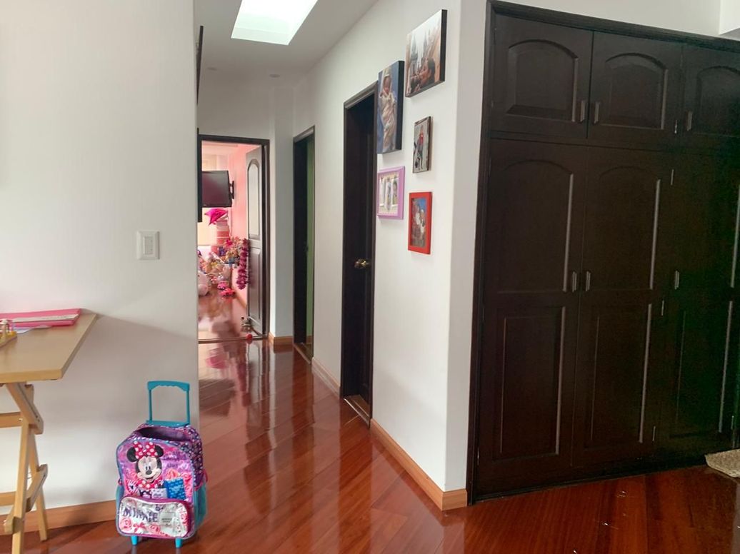 Apartamento de 4 alcobas en venta en Santa Barbara Oriental, Bogotá, 450 m² · foto 14 de 20
