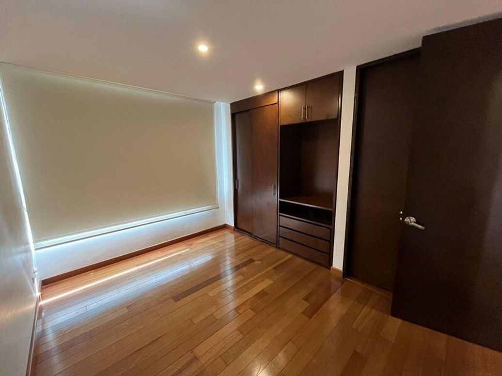Apartamento de 4 alcobas en venta en Prados De La Calleja, Bogotá, 254 m² · foto 12 de 20