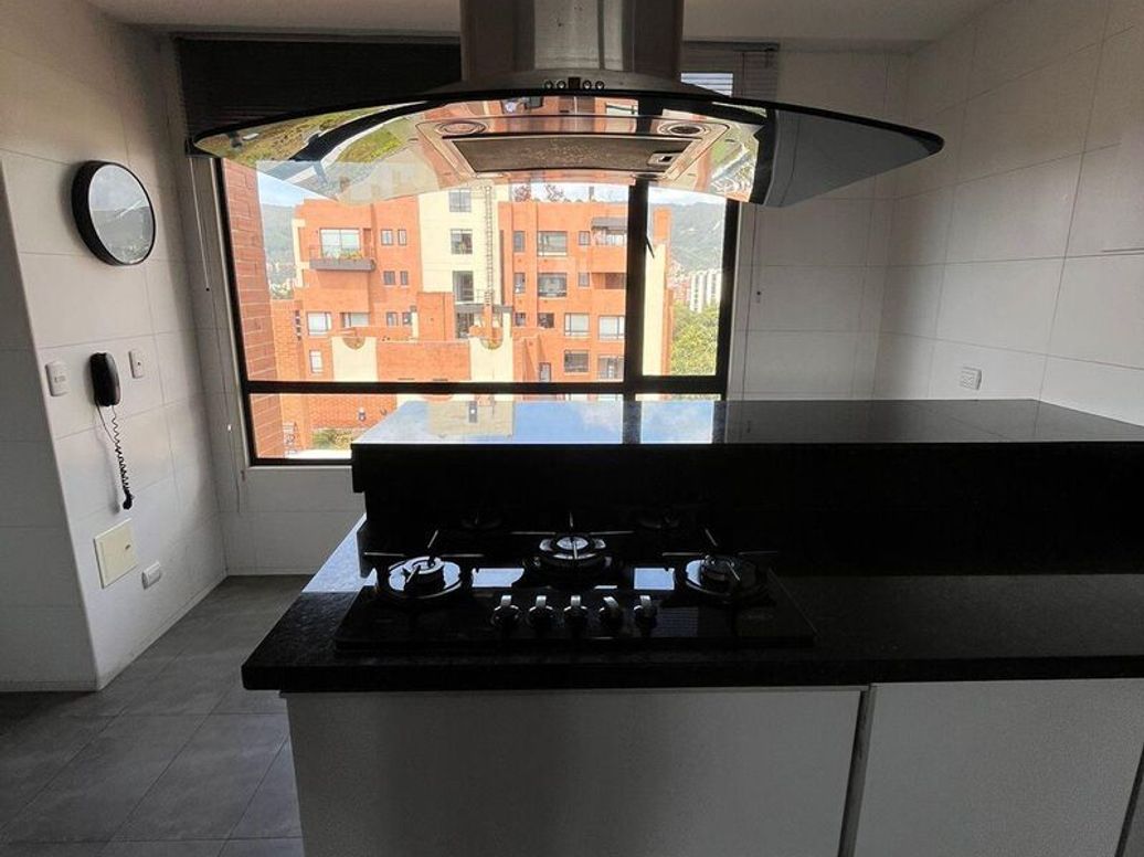 Apartamento de 4 alcobas en venta en Prados De La Calleja, Bogotá, 254 m² · foto 17 de 20