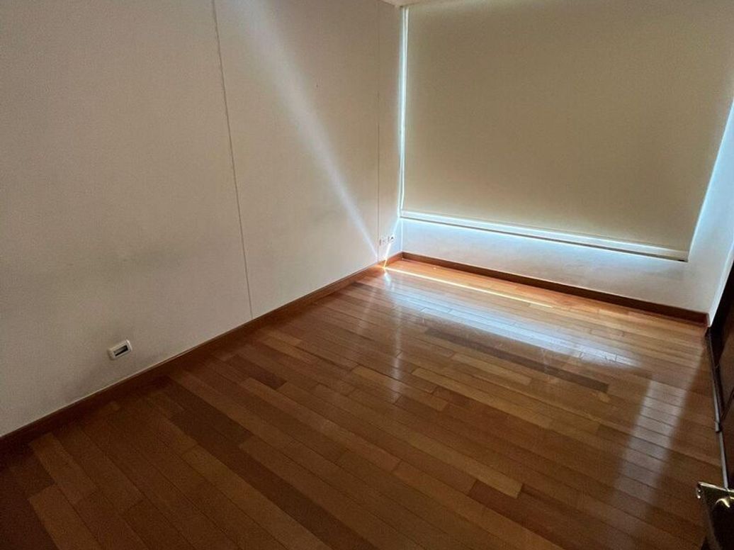 Apartamento de 4 alcobas en venta en Prados De La Calleja, Bogotá, 254 m² · foto 13 de 20