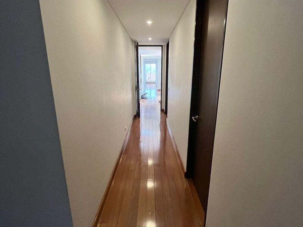Apartamento de 4 alcobas en venta en Prados De La Calleja, Bogotá, 254 m² · foto 2 de 20