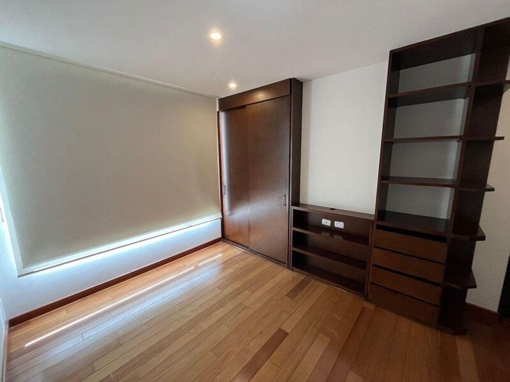 Apartamento de 4 alcobas en venta en Prados De La Calleja, Bogotá, 254 m² · foto 10 de 20
