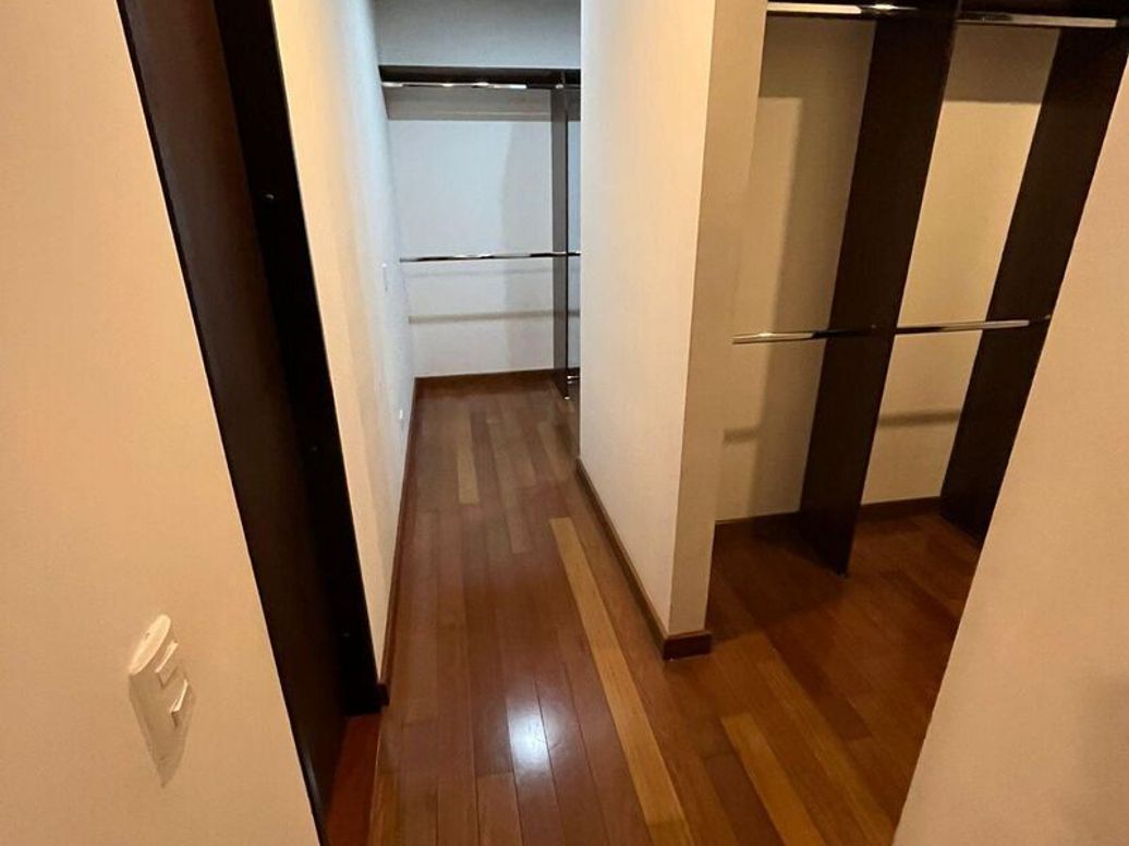 Apartamento de 4 alcobas en venta en Prados De La Calleja, Bogotá, 254 m² · foto 7 de 20