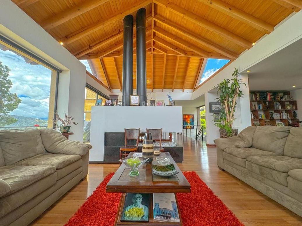 Casa de 4 alcobas en arriendo en San Isidro, Bogotá, 328 m² · foto 4 de 20