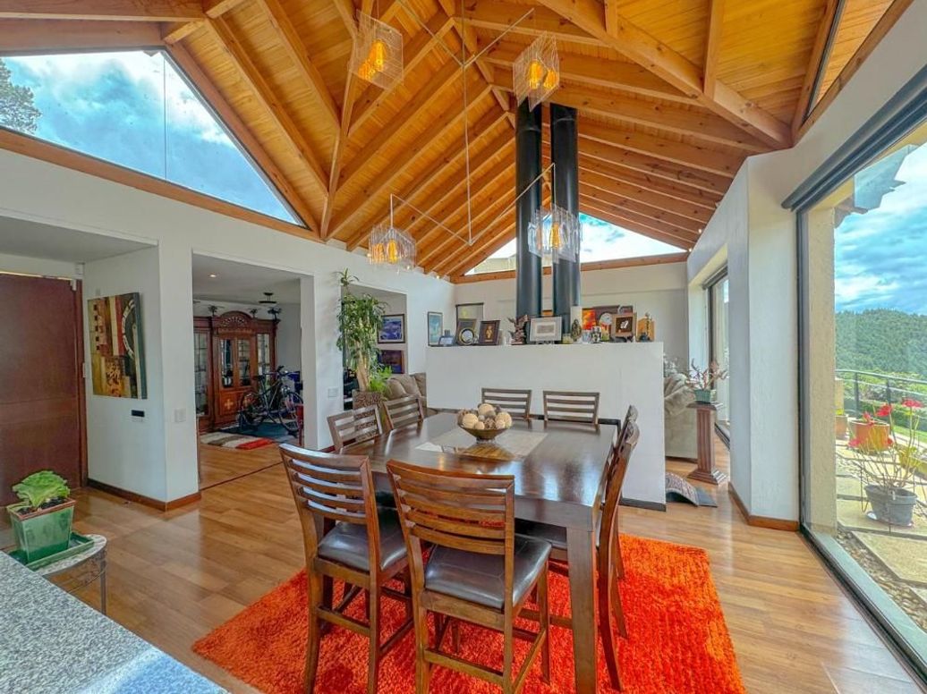 Casa de 4 alcobas en arriendo en San Isidro, Bogotá, 328 m² · foto 2 de 20