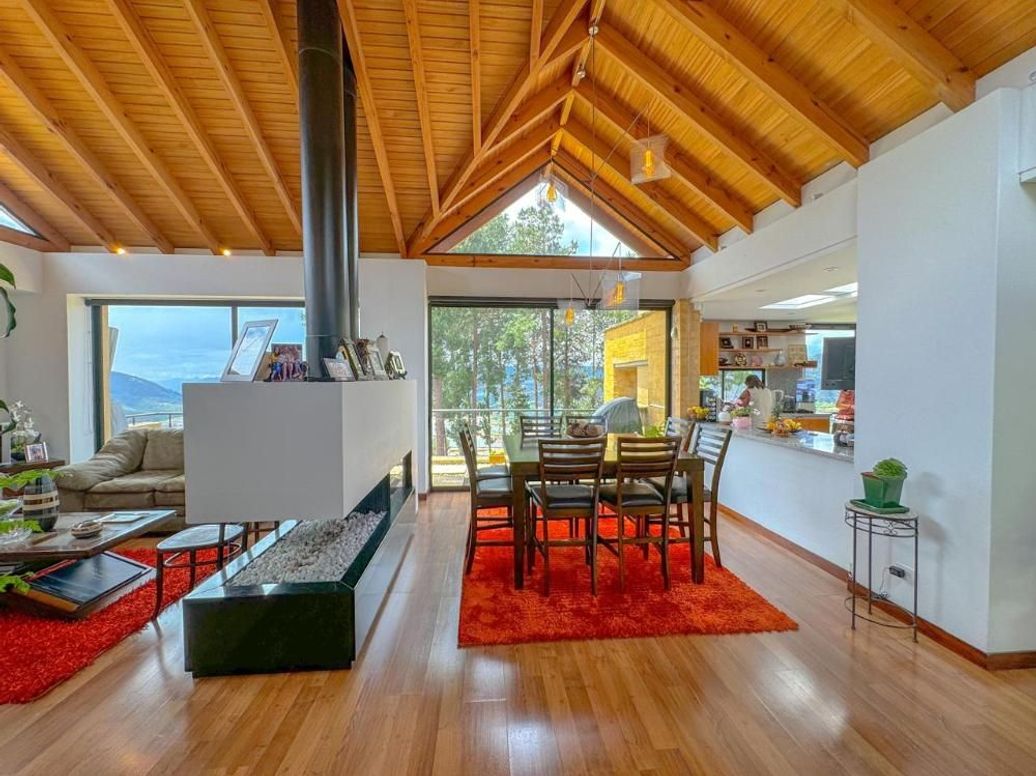Casa de 4 alcobas en arriendo en San Isidro, Bogotá, 328 m² · foto 8 de 20