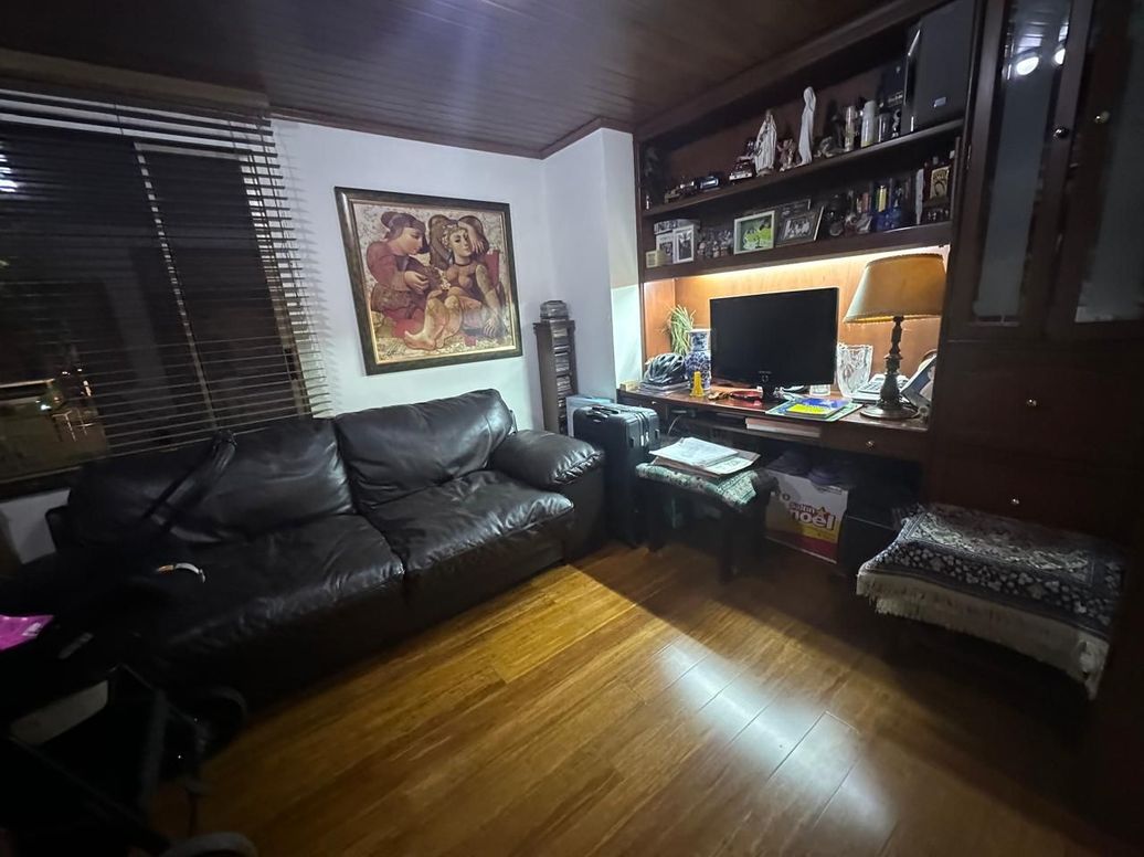 Apartamento de 4 alcobas en venta en Cr. Punta Del Este, Bogotá, 242 m² · foto 11 de 13