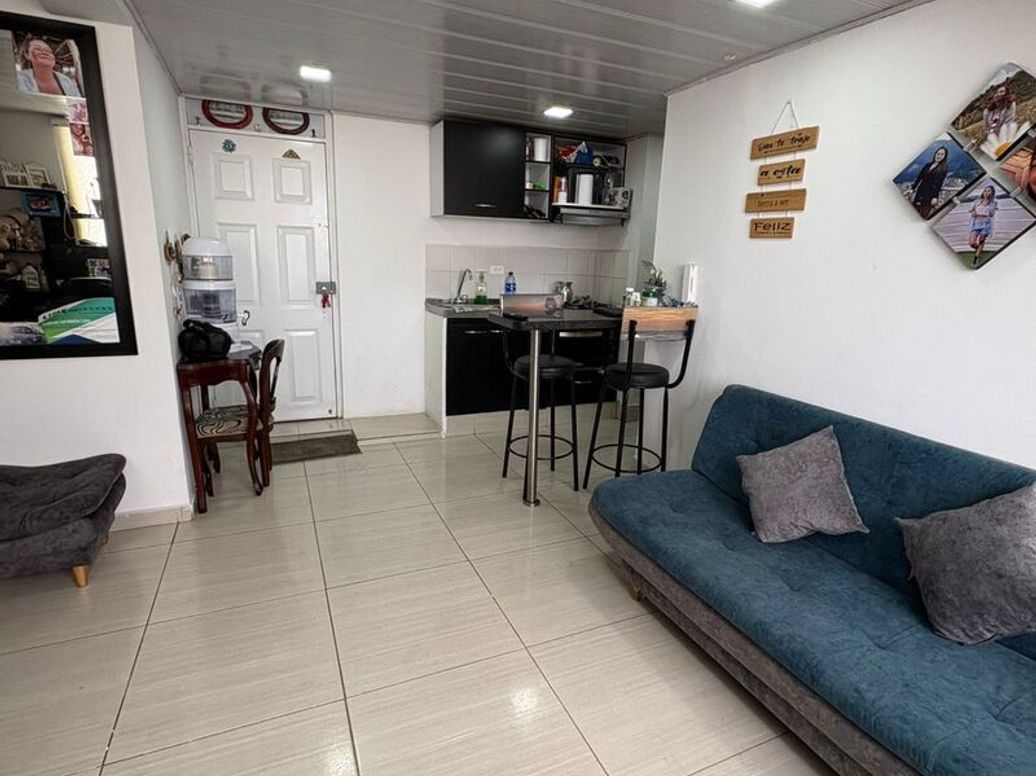 Apartamento de 2 alcobas en venta en Marco Fidel Suarez No. 1, Bogotá, 47 m² · foto 3 de 17