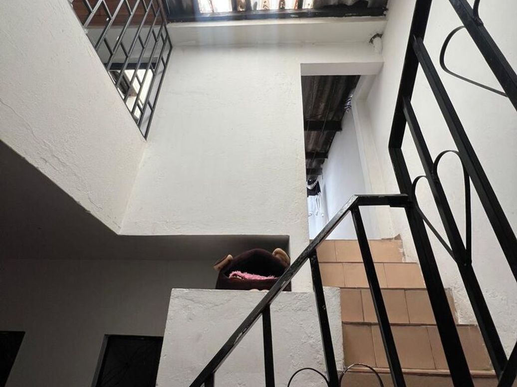 Casa de 6 alcobas en venta en Villa Gloria, Bogotá, 220 m² · foto 3 de 16