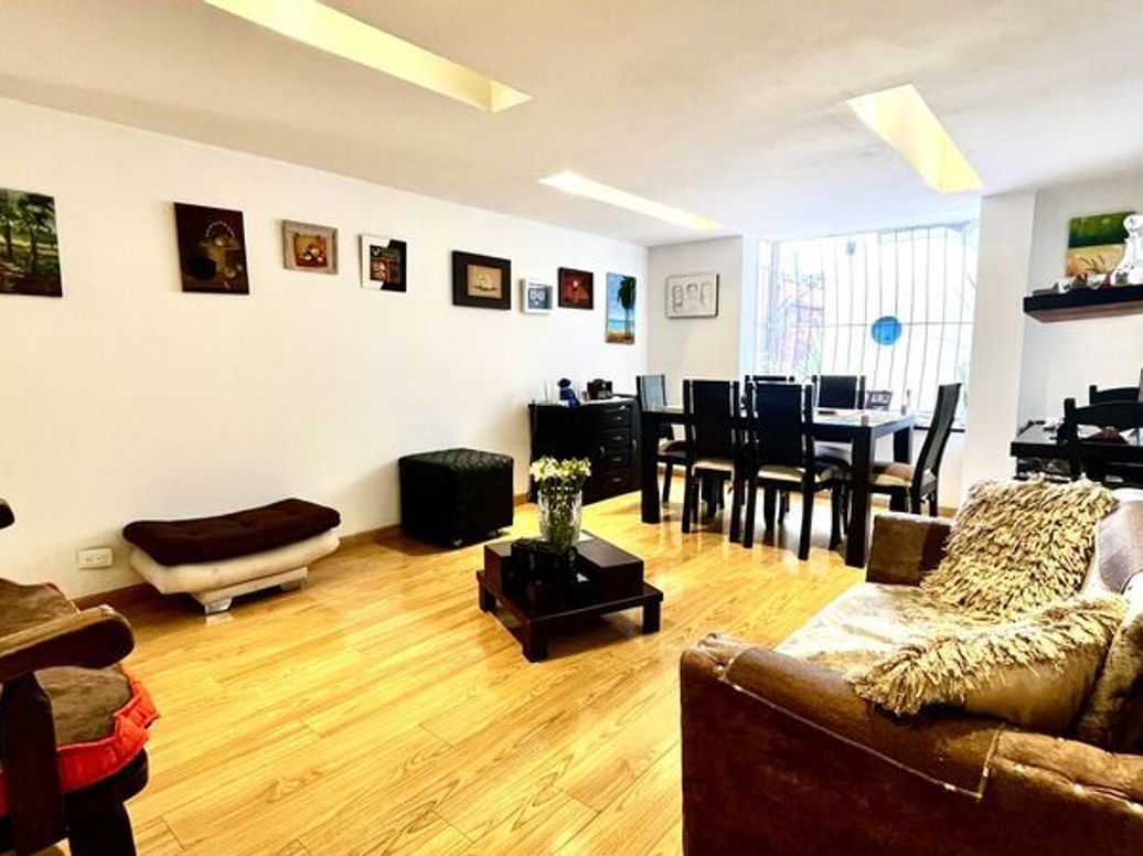 Apartamento de 2 alcobas en venta en Santa Barbara Occidental, Bogotá, 93 m² · foto 2 de 20