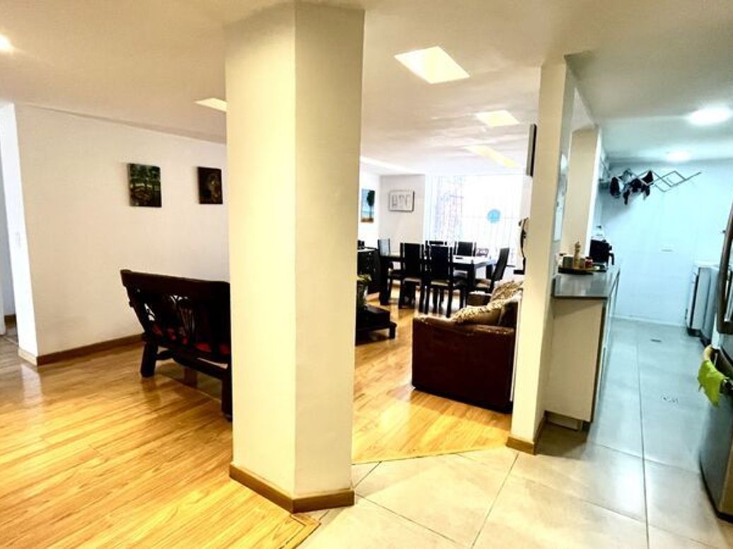 Apartamento de 2 alcobas en venta en Santa Barbara Occidental, Bogotá, 93 m² · foto 10 de 20