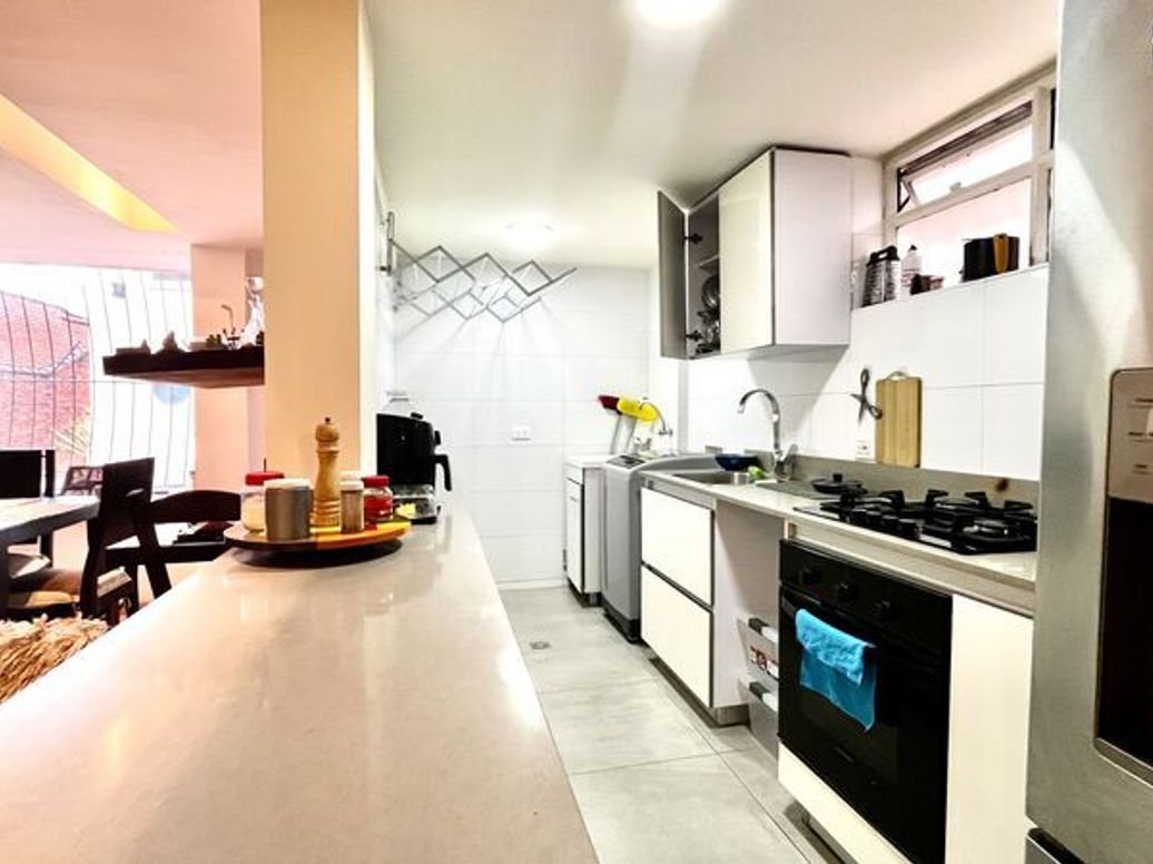 Apartamento de 2 alcobas en venta en Santa Barbara Occidental, Bogotá, 93 m² · foto 11 de 20