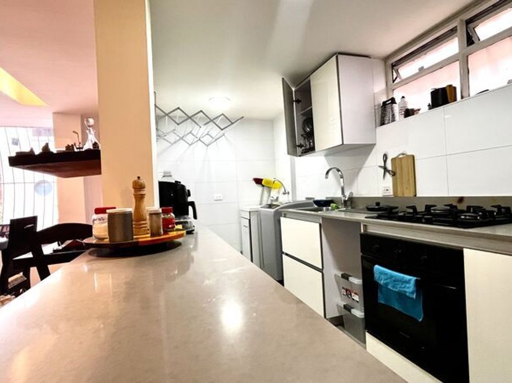 Apartamento de 2 alcobas en venta en Santa Barbara Occidental, Bogotá, 93 m² · foto 16 de 20