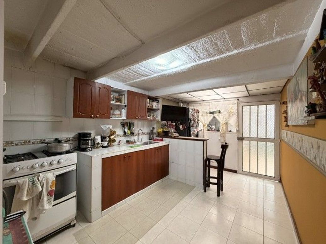 Casa de 3 alcobas en venta en Ub. Santa Cecilia, Bogotá, 84 m² · foto 6 de 10