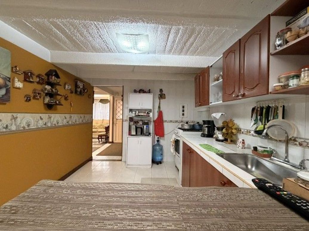 Casa de 3 alcobas en venta en Ub. Santa Cecilia, Bogotá, 84 m² · foto 7 de 10