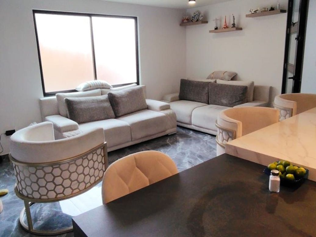 Casa de 10 alcobas en venta en Laguneta, Bogotá, 400 m² · foto 6 de 20