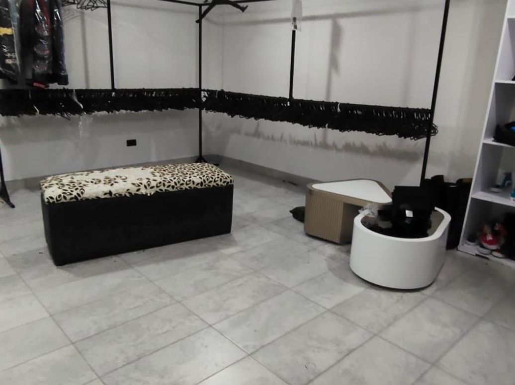 Casa de 10 alcobas en venta en Laguneta, Bogotá, 400 m² · foto 9 de 20
