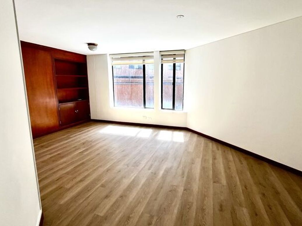 Apartamento de 2 alcobas en venta en La Carolina, Bogotá, 78 m² · foto 3 de 20