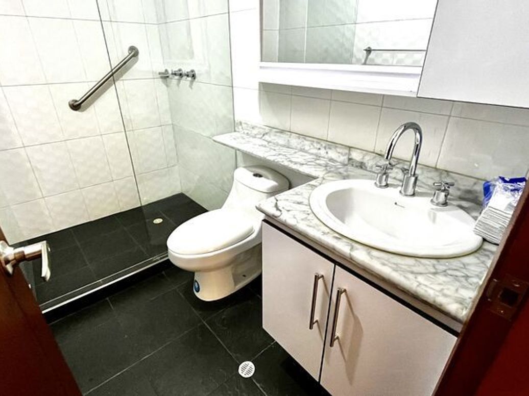 Apartamento de 2 alcobas en venta en La Carolina, Bogotá, 78 m² · foto 7 de 20