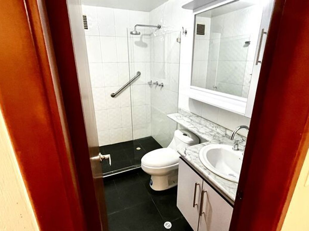 Apartamento de 2 alcobas en venta en La Carolina, Bogotá, 78 m² · foto 8 de 20